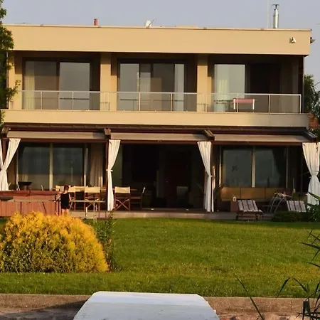 Willa Luxury Lakefront With Private Pier & Jacuzzi