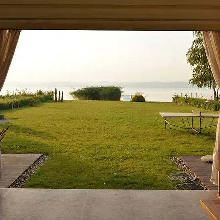 Luxury Lakefront With Private Pier & Jacuzzi