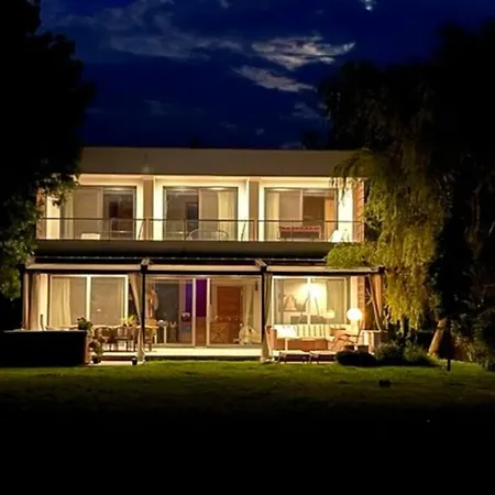 Willa Luxury Lakefront With Private Pier & Jacuzzi Balatonoszod